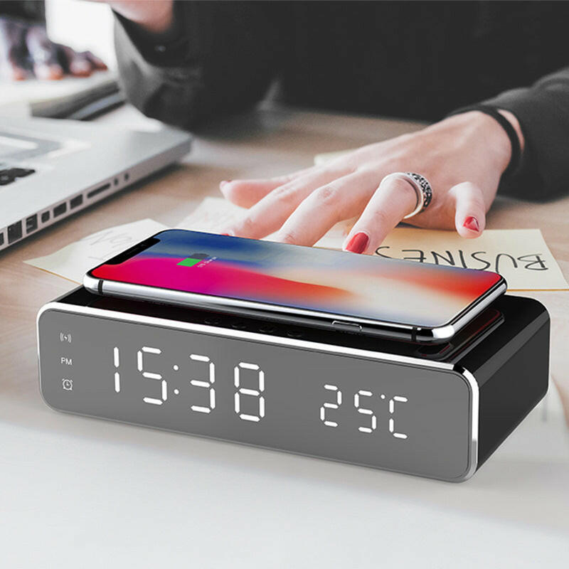 Lars Clock Wireless Clock Charger | 2-in-1 Alarm & Qi Charging – LaLAR's Collective